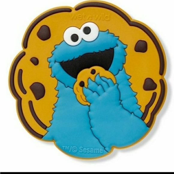 Wet-N-Wild X Sesame Street Me Want Cookies Compact Mirror - Picture 5 of 9